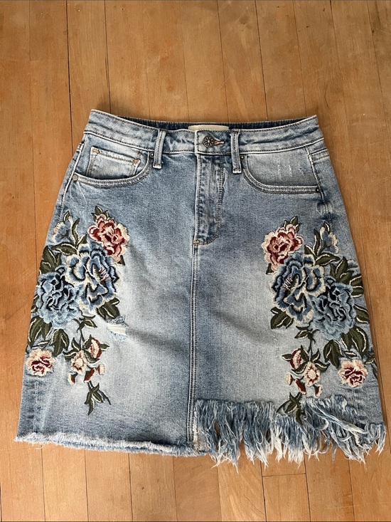 DRIFTWOOD Dresses & Skirts - Driftwood Denim- Veronica- Embroidered Light Blue Denim Mini Skirt - Size 25